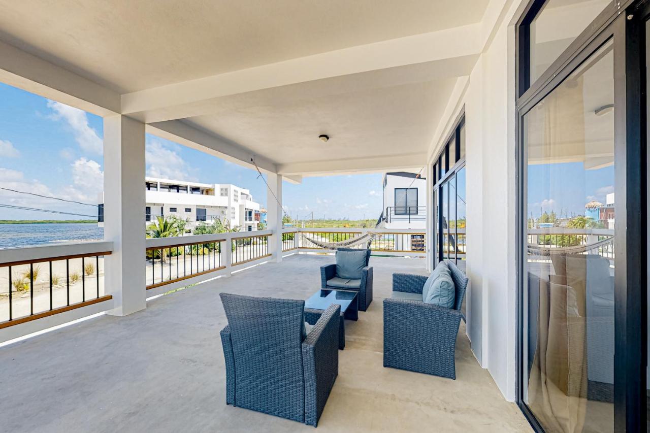 Villa Sea Lux San Pedro  Buitenkant foto
