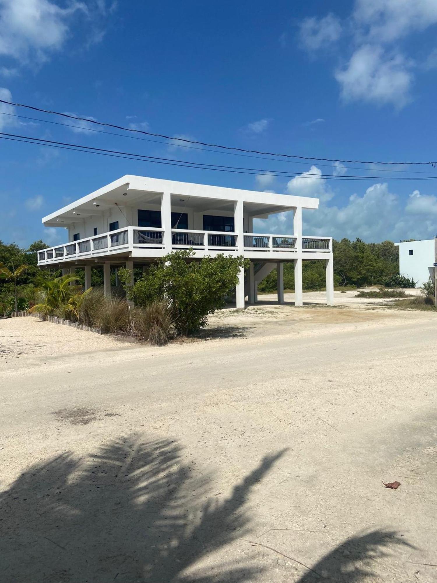 Villa Sea Lux San Pedro  Buitenkant foto